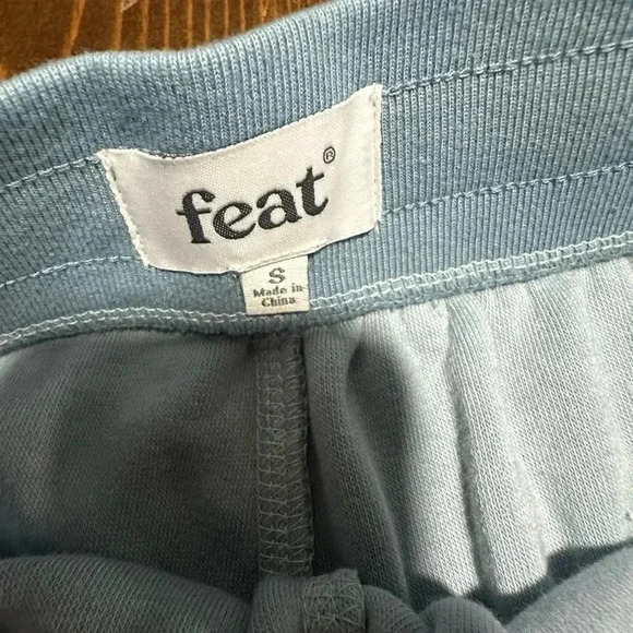 Feat Women's BurrBlue BlanketBlend Short Size Small EUC - Picture 3 of 4